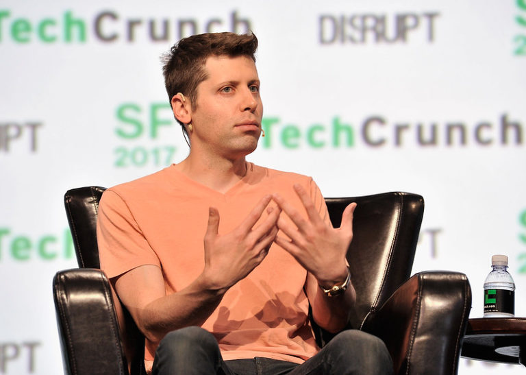 Sam Altman prend la parole sur scène lors de TechCrunch Disrupt SF 2017 au Pier 48 le 19 septembre 2017 à San Francisco, Californie.